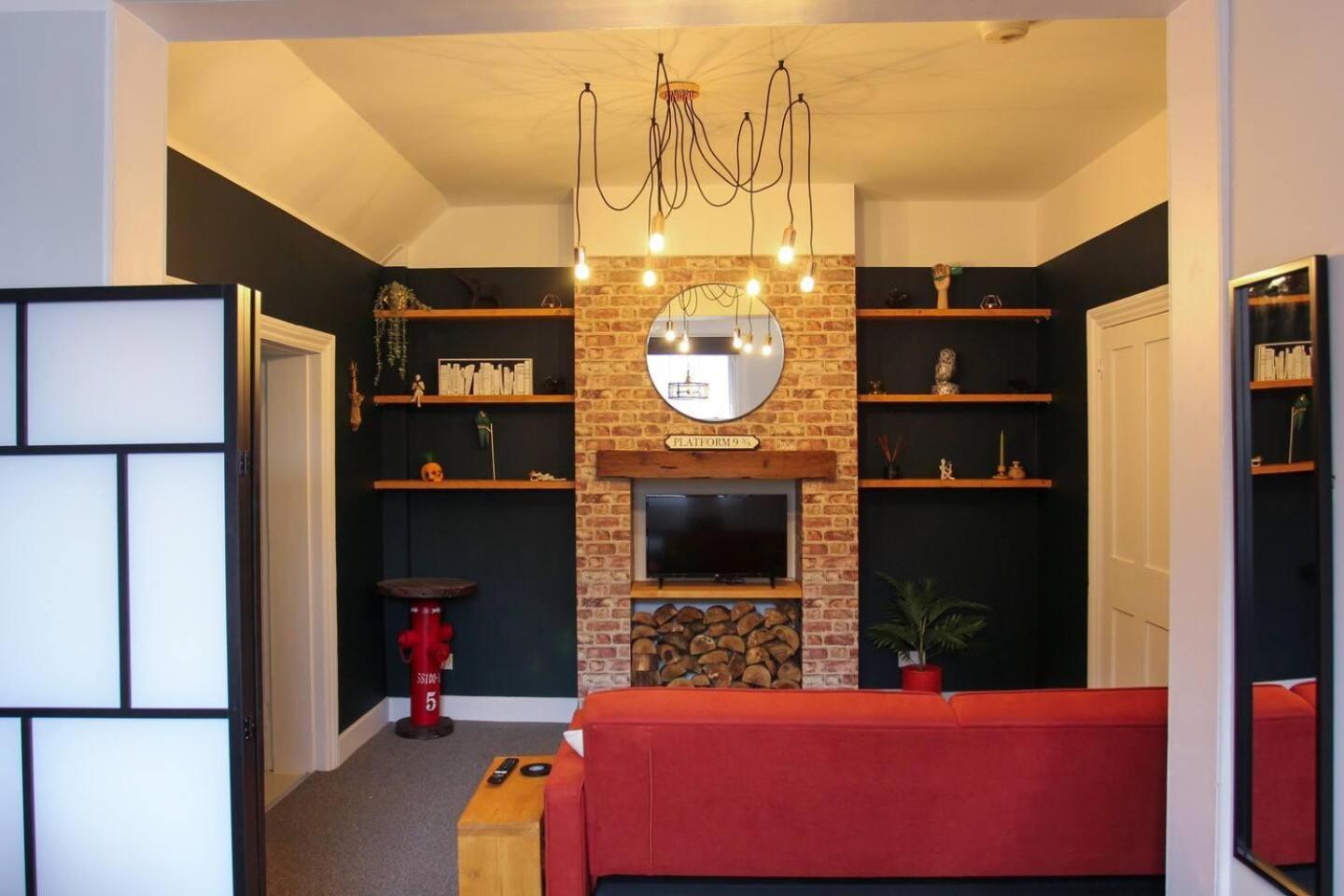 Studio-Sleeps 4-10 Min H Potter-17 Min London Watford  Exterior photo